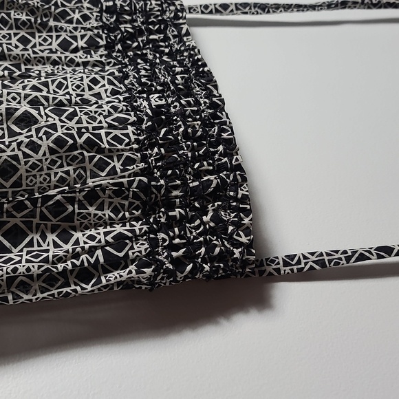 BCBGMAXAZRIA Pattern Black/ Cream Mod Diamond Square Peasant Top Size XXS - Picture 14 of 15
